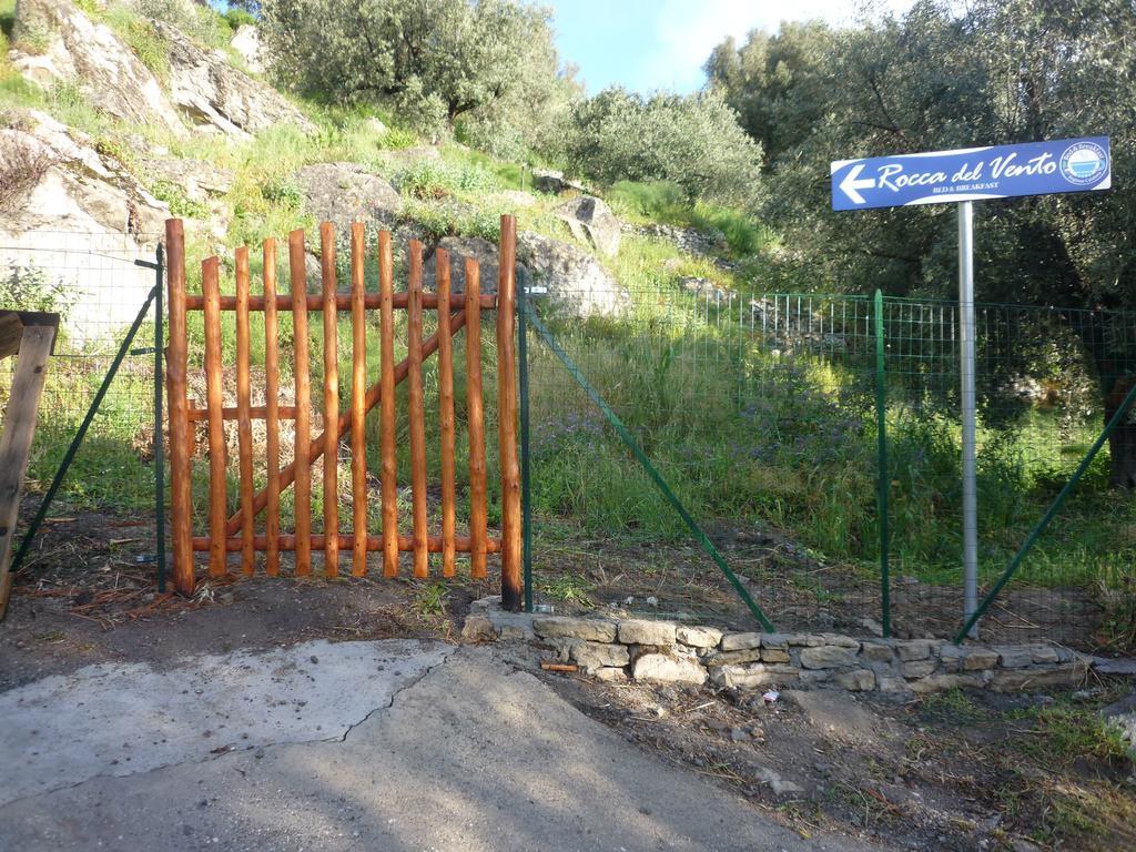 Rocca Del Vento Bed & Breakfast San Pantaleone Exterior photo