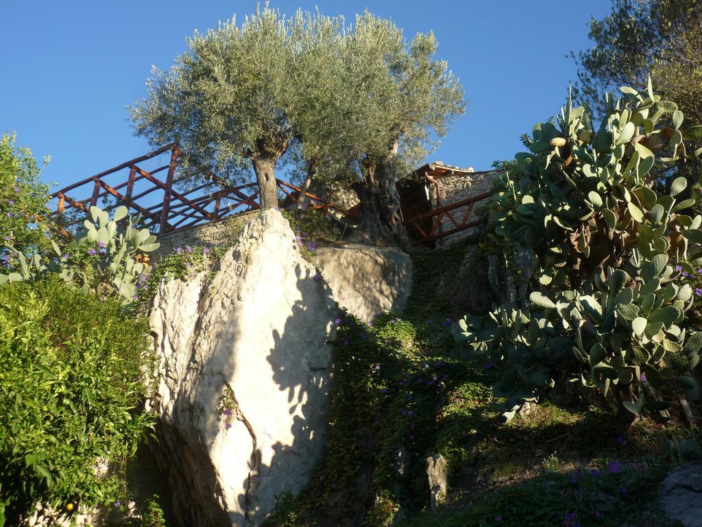Rocca Del Vento Bed & Breakfast San Pantaleone Exterior photo