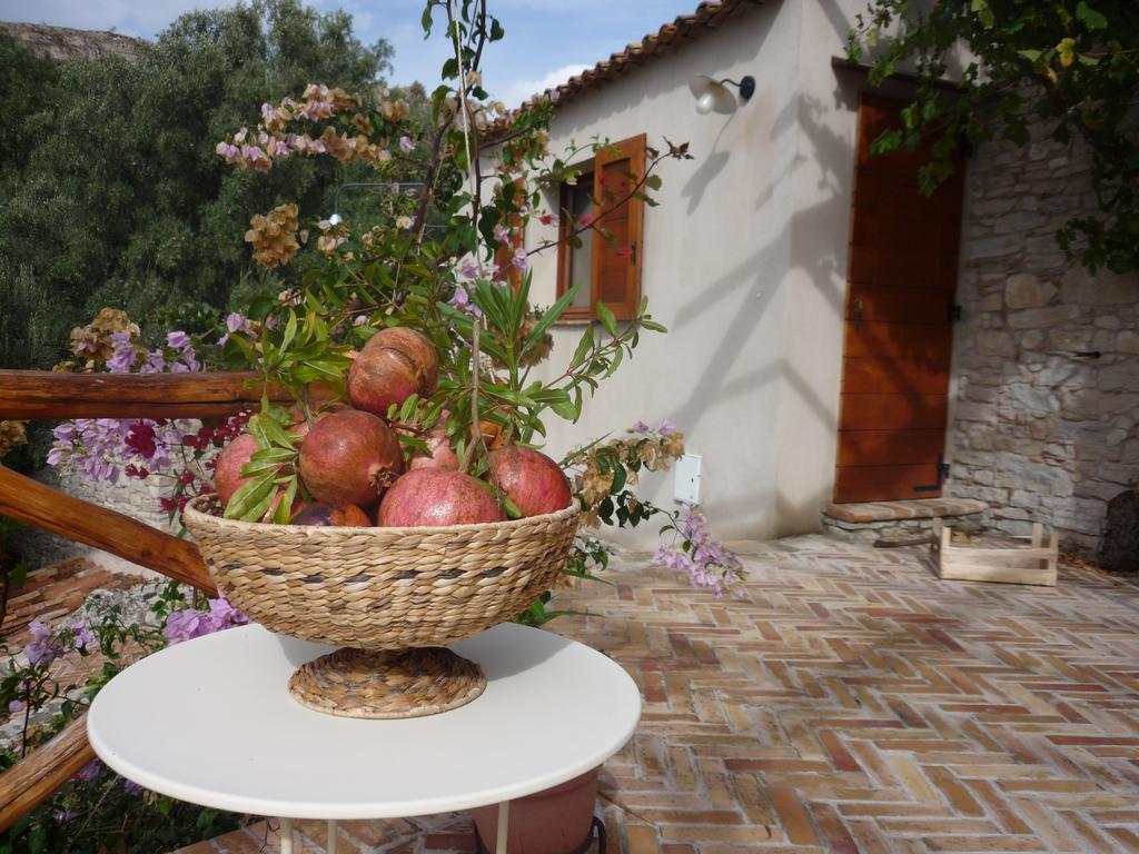 Rocca Del Vento Bed & Breakfast San Pantaleone Exterior photo