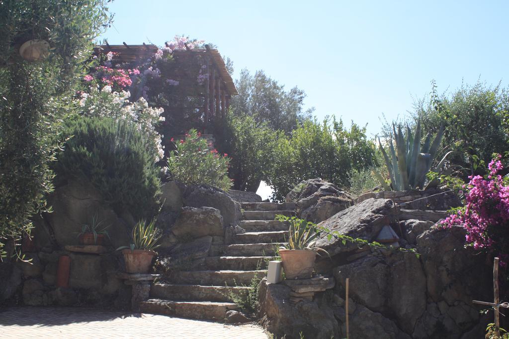 Rocca Del Vento Bed & Breakfast San Pantaleone Exterior photo