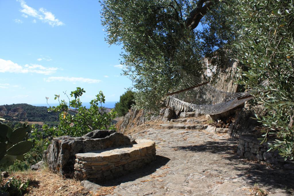 Rocca Del Vento Bed & Breakfast San Pantaleone Exterior photo