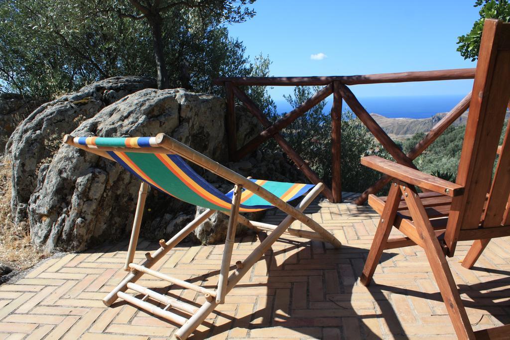 Rocca Del Vento Bed & Breakfast San Pantaleone Exterior photo