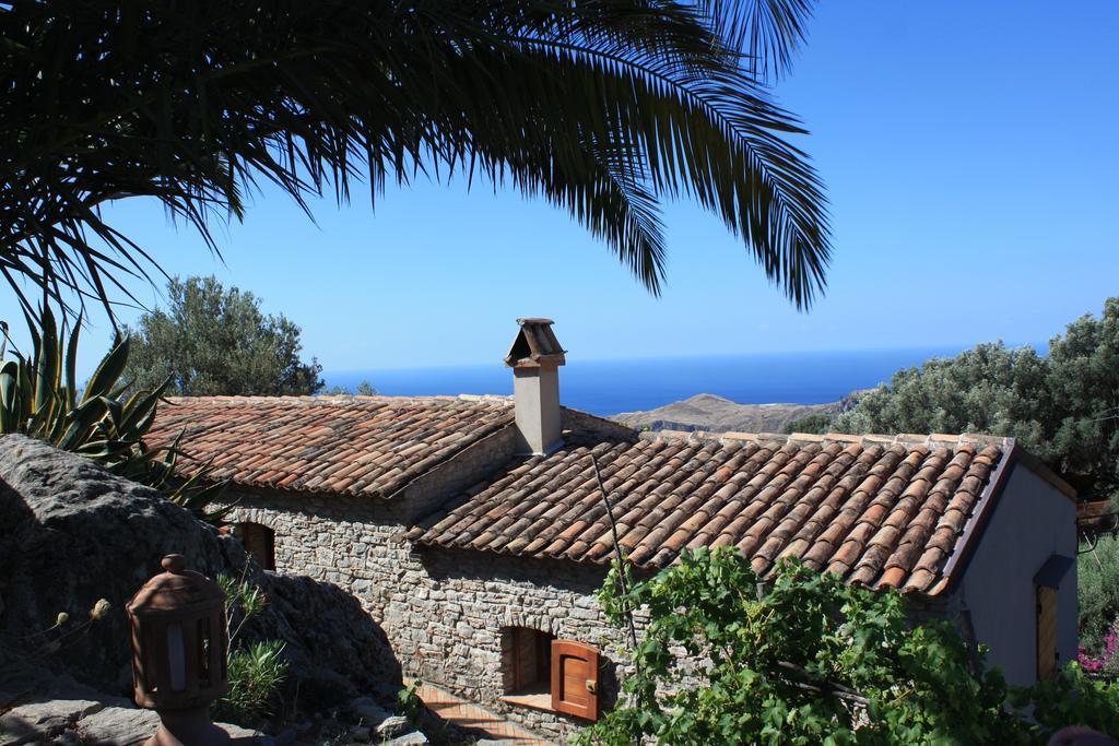 Rocca Del Vento Bed & Breakfast San Pantaleone Exterior photo